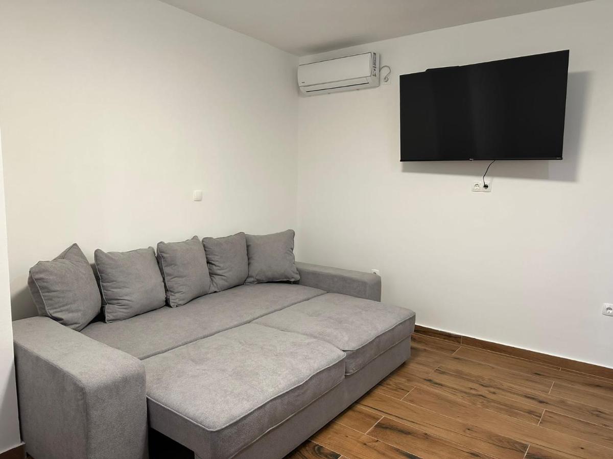 Guest House Ivan Donji Zemunik Bagian luar foto