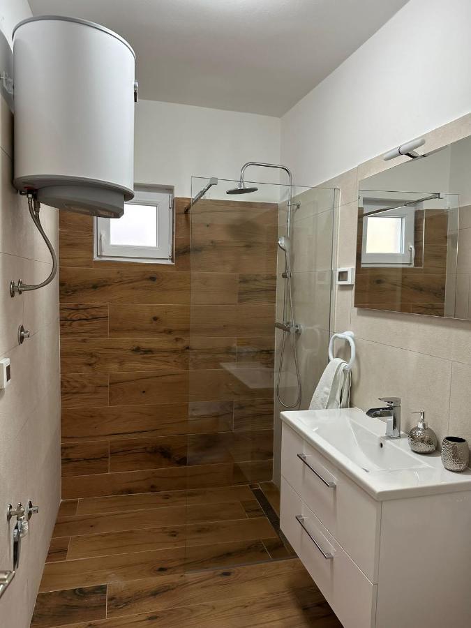 Guest House Ivan Donji Zemunik Bagian luar foto